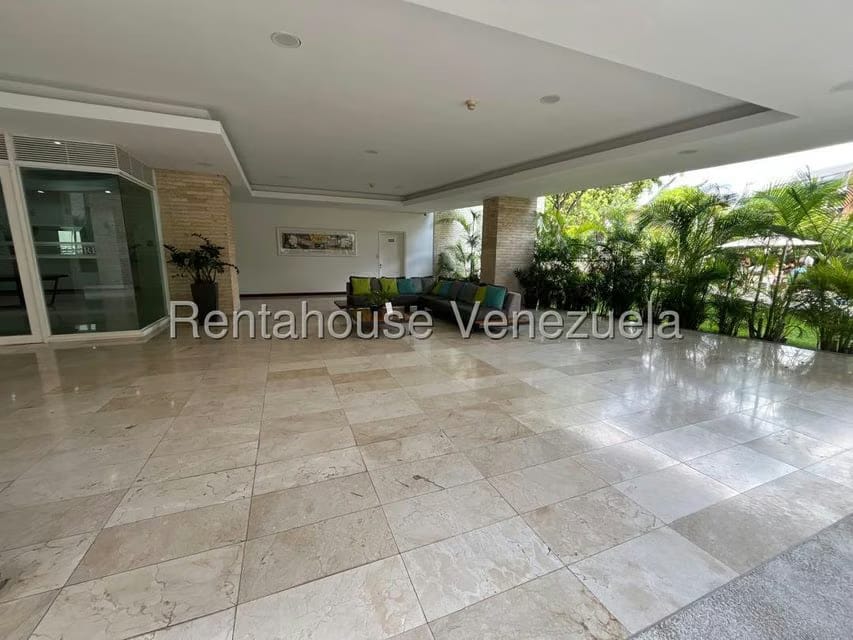 Apartamento (1 Nivel) en Alquiler en El Rosal, Distrito Metropolitano - 11