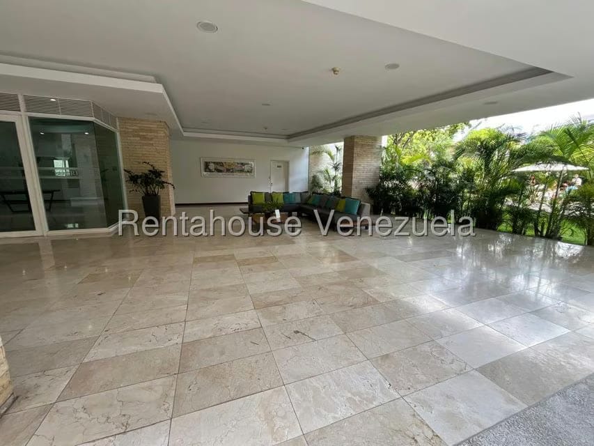 Apartamento (1 Nivel) en Alquiler en El Rosal, Distrito Metropolitano - 12