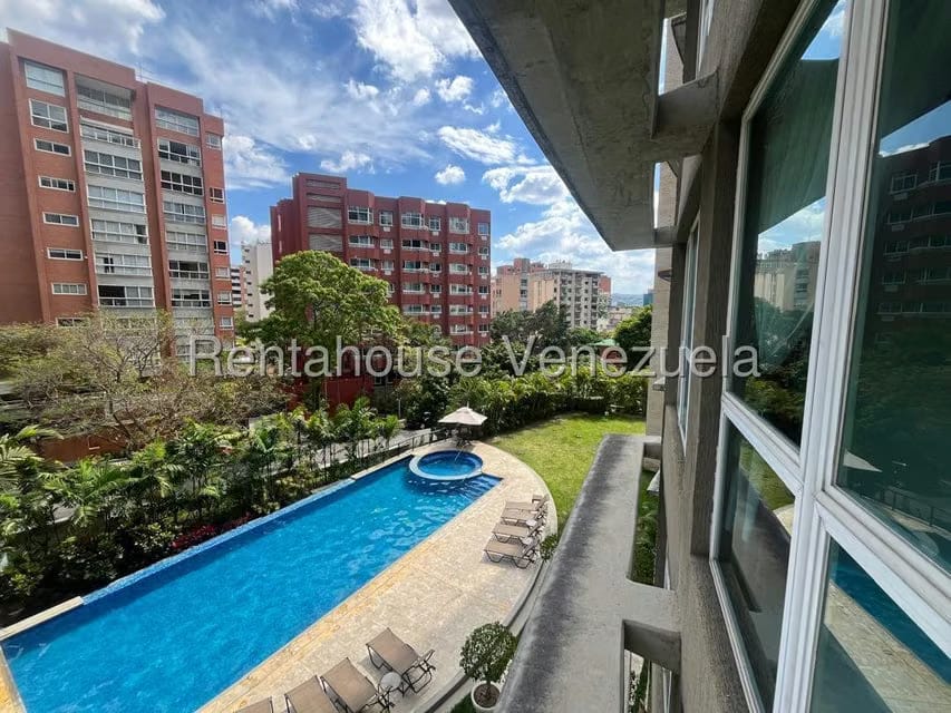 Apartamento (1 Nivel) en Alquiler en El Rosal, Distrito Metropolitano - 17