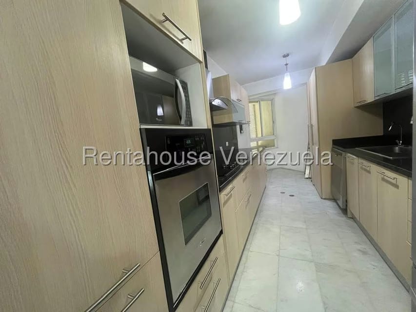 Apartamento (1 Nivel) en Alquiler en El Rosal, Distrito Metropolitano - 24