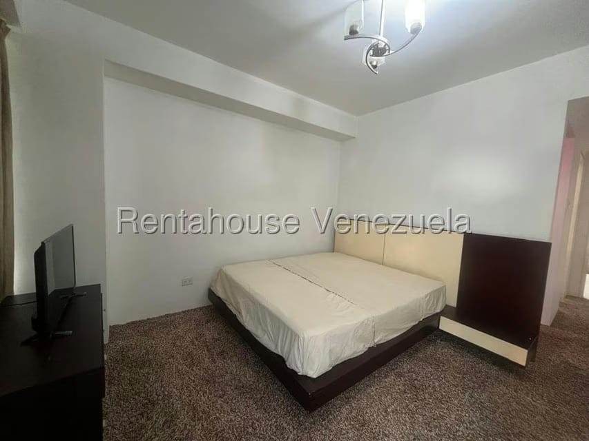 Apartamento (1 Nivel) en Alquiler en El Rosal, Distrito Metropolitano - 26