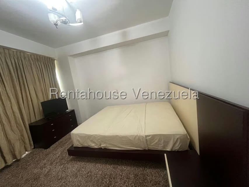 Apartamento (1 Nivel) en Alquiler en El Rosal, Distrito Metropolitano - 27