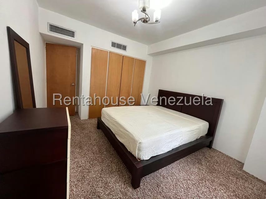 Apartamento (1 Nivel) en Alquiler en El Rosal, Distrito Metropolitano - 29