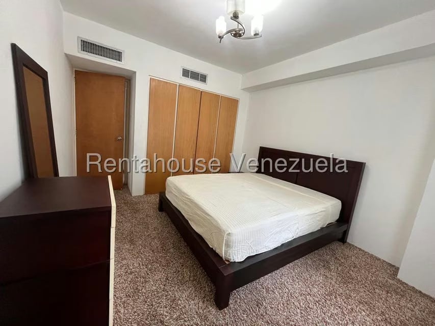Apartamento (1 Nivel) en Alquiler en El Rosal, Distrito Metropolitano - 29