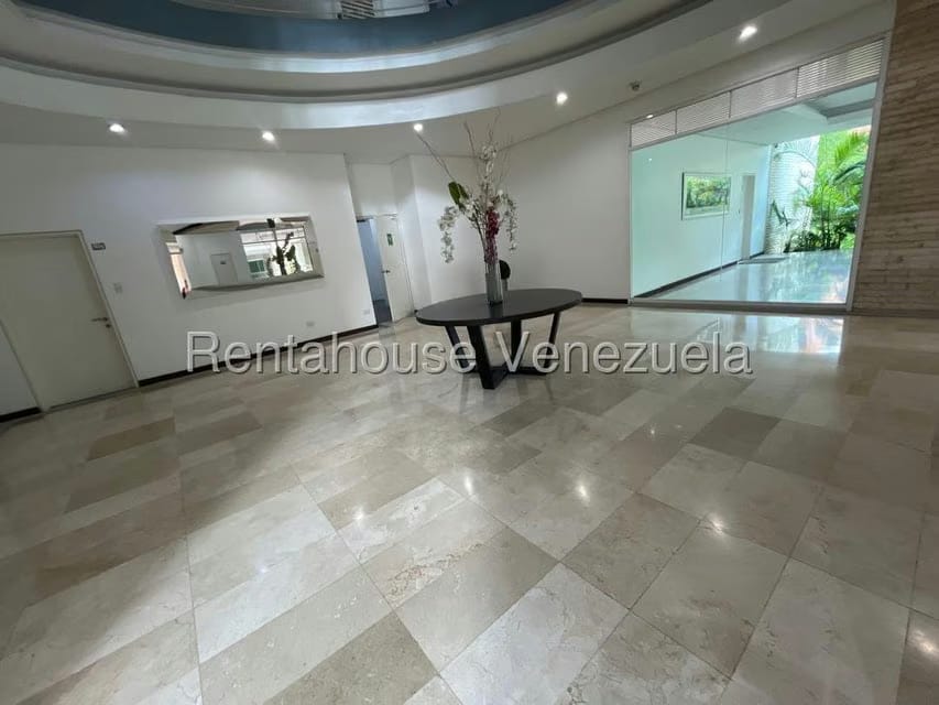 Apartamento (1 Nivel) en Alquiler en El Rosal, Distrito Metropolitano - 4