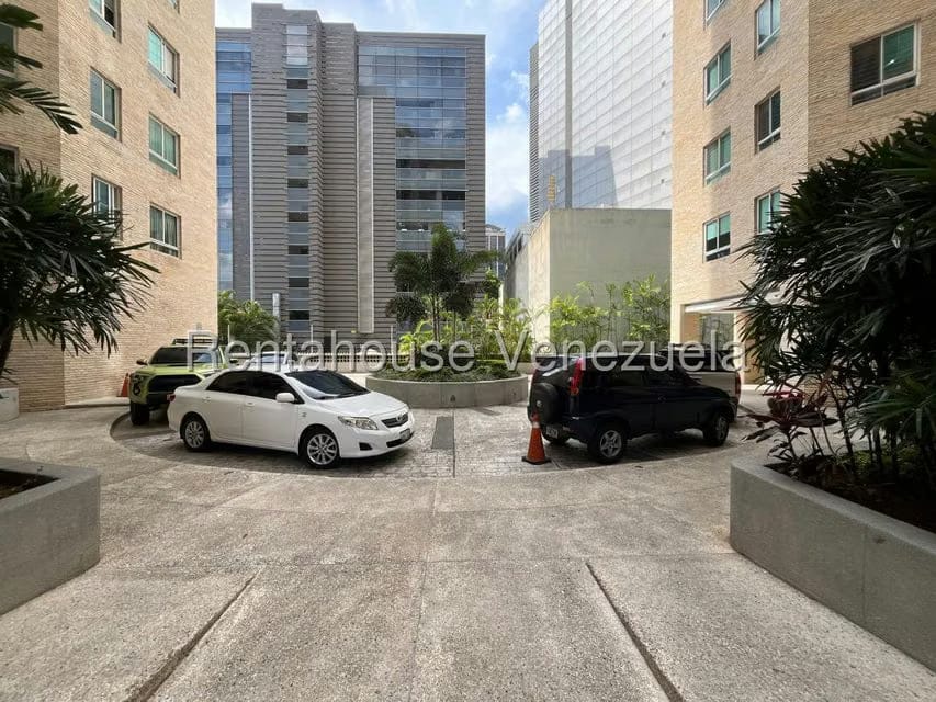 Apartamento (1 Nivel) en Alquiler en El Rosal, Distrito Metropolitano - 10