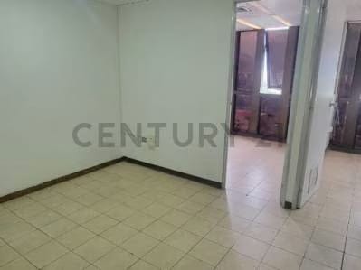 Venta de Oficina para usos múltiples - 4