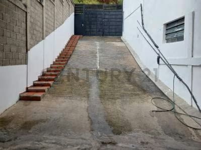 GALPÓN RECIÉN CONSTRUIDO CON VIVIENDA - 10