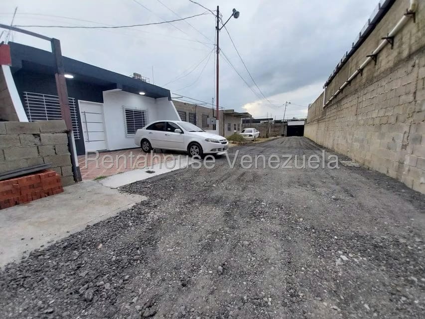 Casa (1 Nivel) en Venta en El Valle, Lara - 23