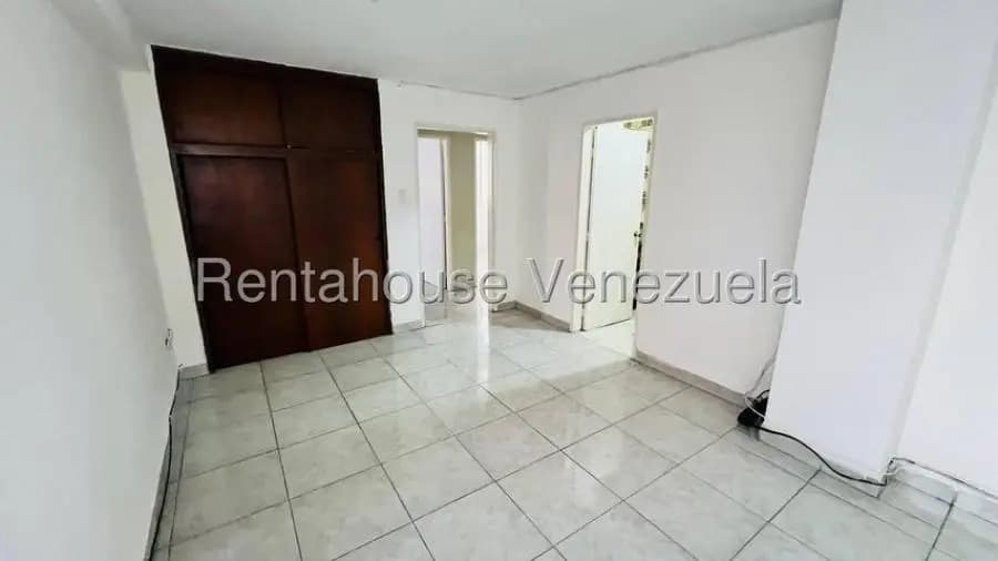 Apartamento en Venta en Las Delicias Maracay - 4