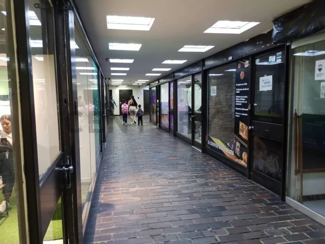 CS - VENTA DE LOCAL COMERCIAL. CENTRO COMERCIAL LA PIRÁMIDES - 11
