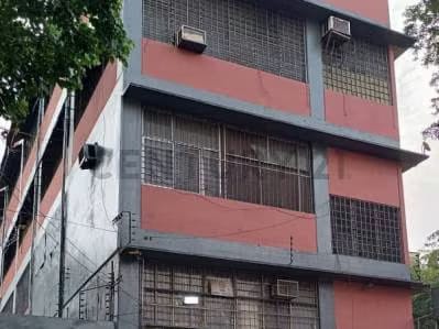 Venta Local Comercial, a pie de calle, de 1047 mtrs2 en Lebrun, Petare, Caracas