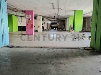 Venta Local Comercial, a pie de calle, de 1047 mtrs2 en Lebrun, Petare, Caracas - 2