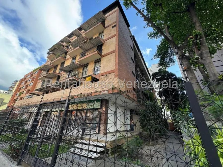 Apartamento en Alquiler en Los Palos Grandes Caracas - 8