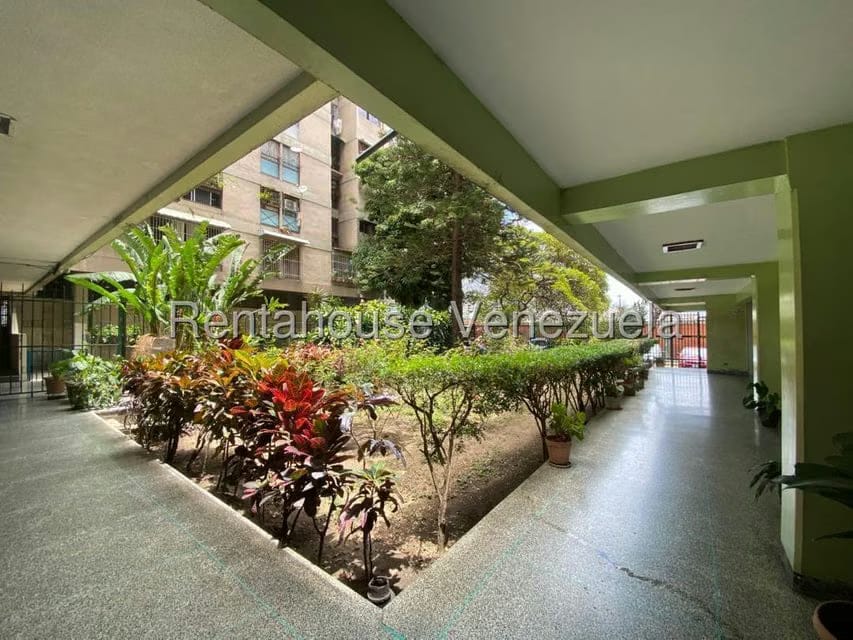 Apartamento (1 Nivel) en Alquiler en Parroquia San Jose, Distrito Metropolitano - 2