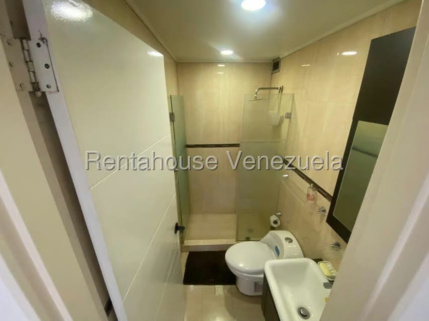 Apartamento (1 Nivel) en Alquiler en Parroquia San Jose, Distrito Metropolitano - 13