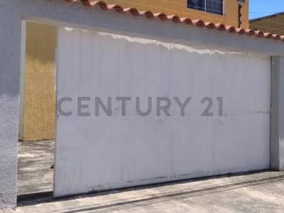 Amplia Casa En Los Robles - 2