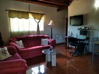 Amplia Casa En Los Robles - 3