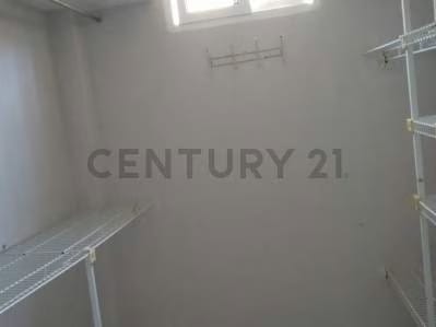 Amplia Casa En Los Robles - 10