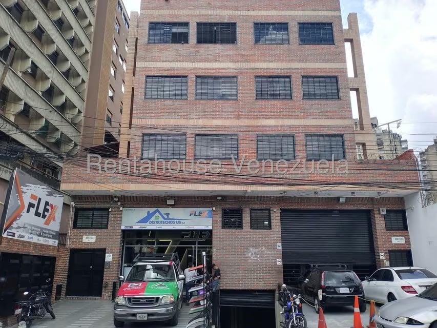 Comercial (Oficina) en Alquiler en Los Dos Caminos, Distrito Metropolitano - 2