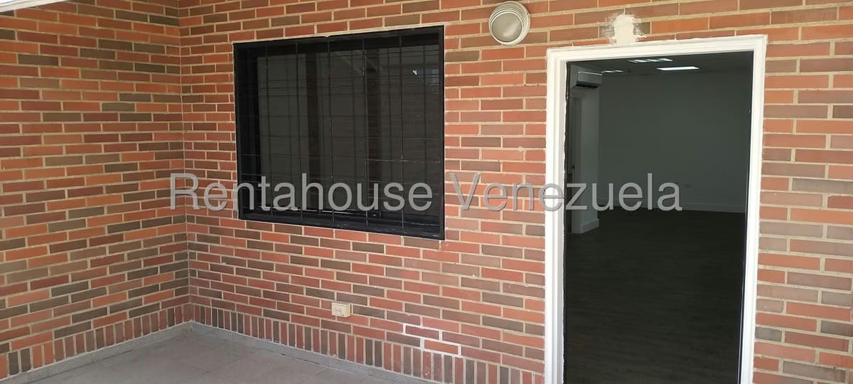 Comercial (Oficina) en Alquiler en Los Dos Caminos, Distrito Metropolitano - 3