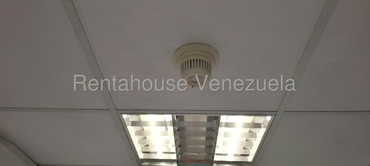 Comercial (Oficina) en Alquiler en Los Dos Caminos, Distrito Metropolitano - 22