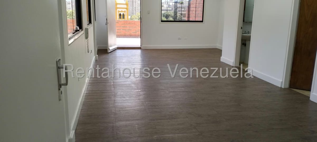 Comercial (Oficina) en Alquiler en Los Dos Caminos, Distrito Metropolitano - 8