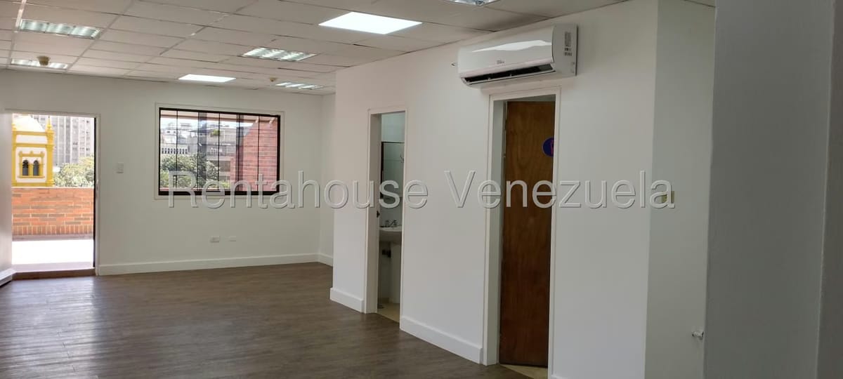 Comercial (Oficina) en Alquiler en Los Dos Caminos, Distrito Metropolitano - 10