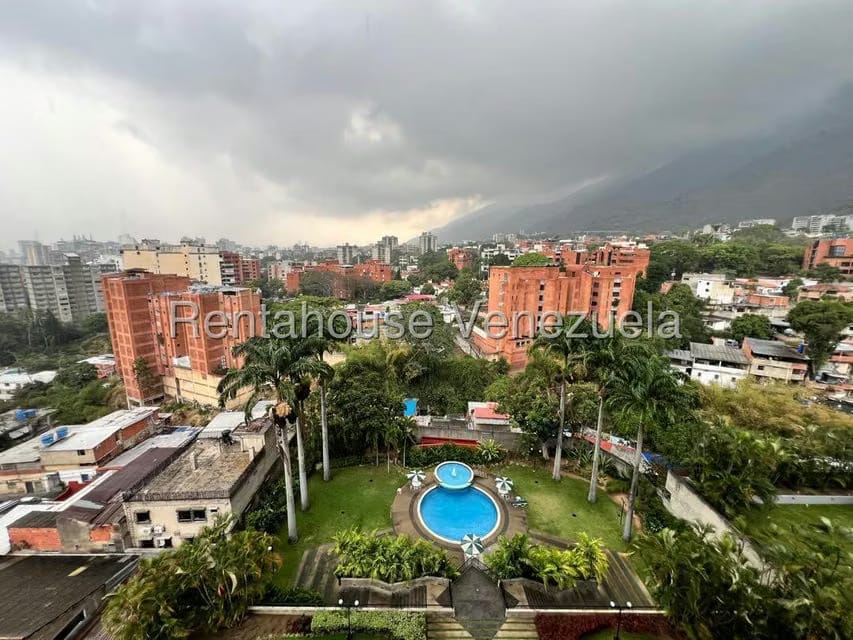 Apartamento (1 Nivel) en Venta en Los Dos Caminos, Distrito Metropolitano - 13