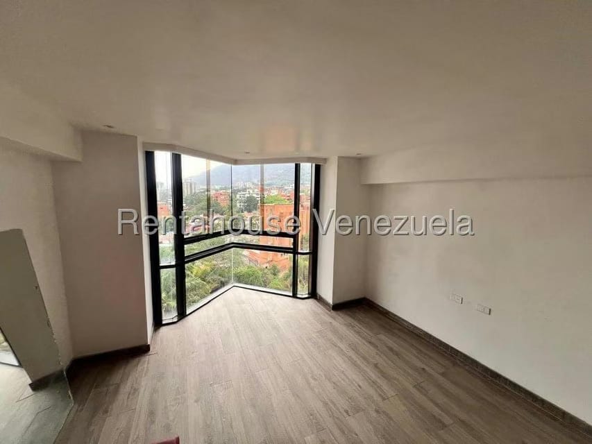 Apartamento (1 Nivel) en Venta en Los Dos Caminos, Distrito Metropolitano - 14