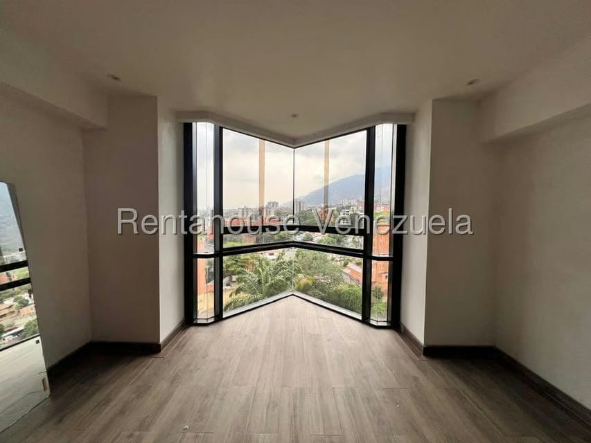 Apartamento (1 Nivel) en Venta en Los Dos Caminos, Distrito Metropolitano - 15