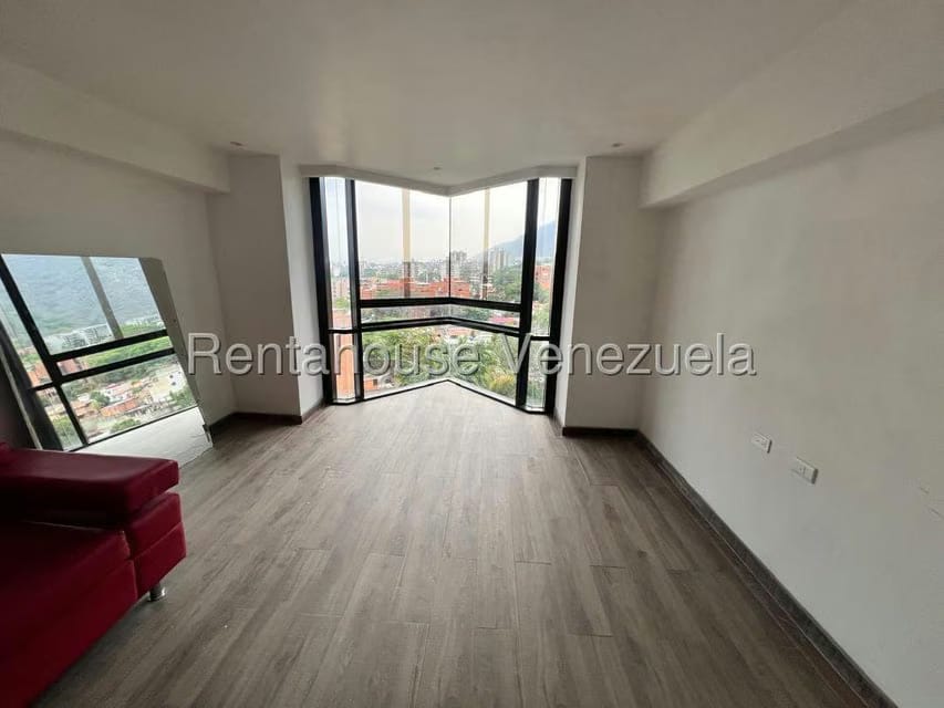 Apartamento (1 Nivel) en Venta en Los Dos Caminos, Distrito Metropolitano - 18