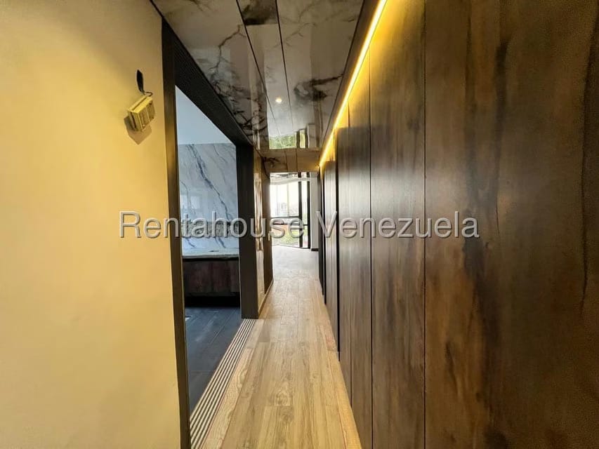 Apartamento (1 Nivel) en Venta en Los Dos Caminos, Distrito Metropolitano - 26