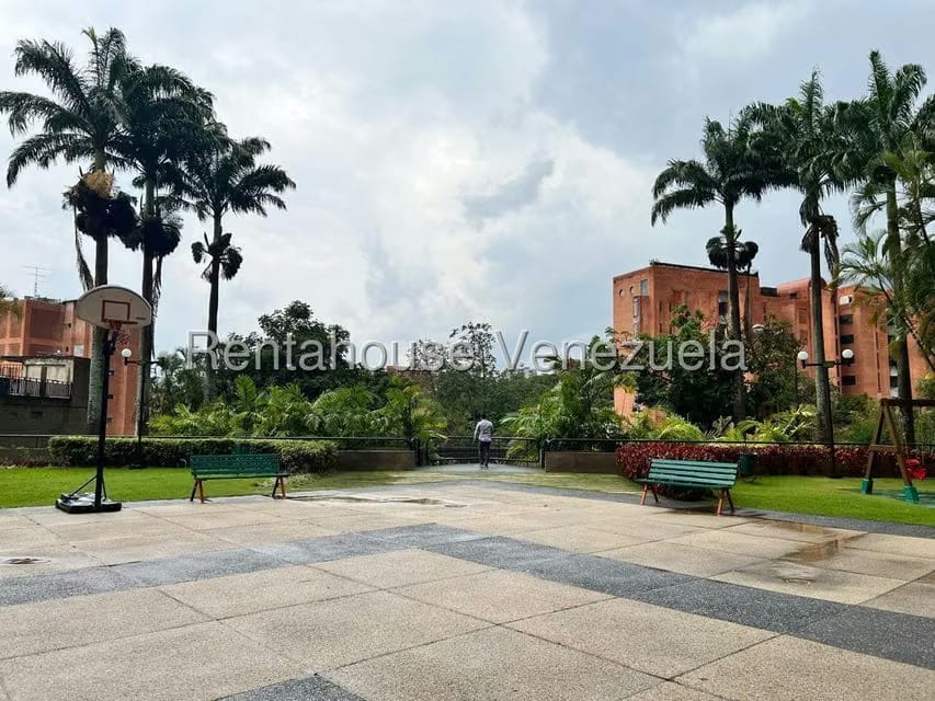 Apartamento (1 Nivel) en Venta en Los Dos Caminos, Distrito Metropolitano - 35