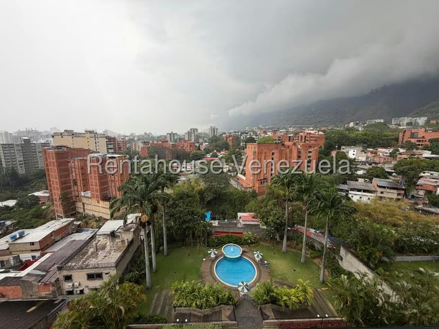 Apartamento (1 Nivel) en Venta en Los Dos Caminos, Distrito Metropolitano - 36