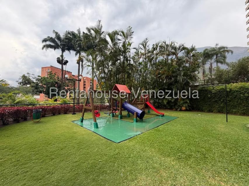 Apartamento (1 Nivel) en Venta en Los Dos Caminos, Distrito Metropolitano - 37