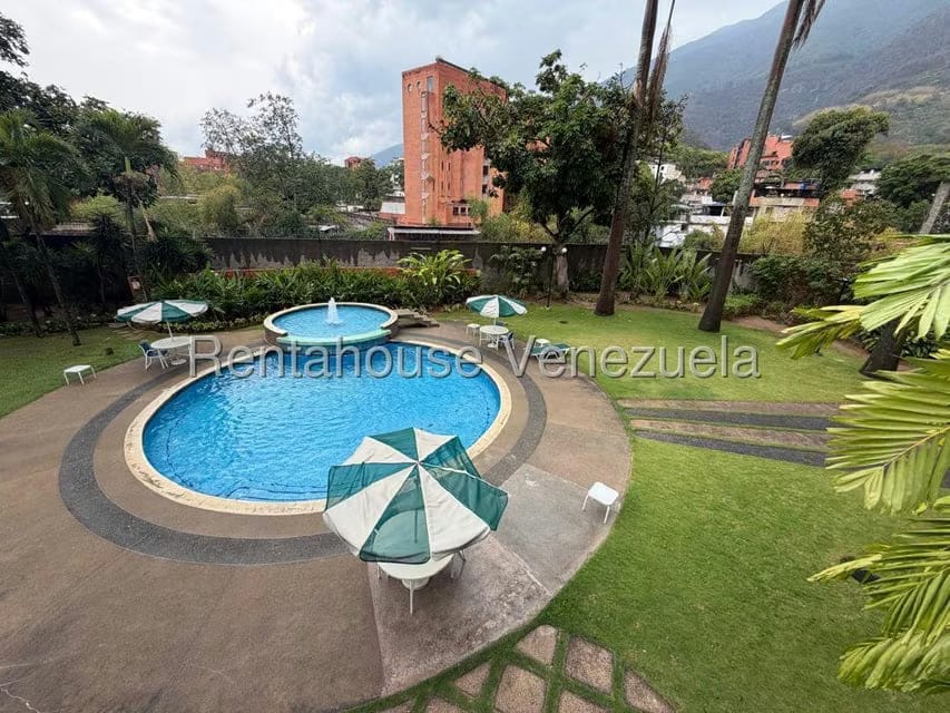 Apartamento (1 Nivel) en Venta en Los Dos Caminos, Distrito Metropolitano - 38