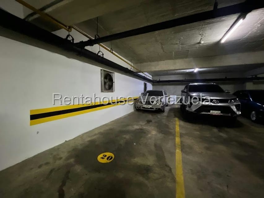 Apartamento (1 Nivel) en Venta en Los Dos Caminos, Distrito Metropolitano - 42