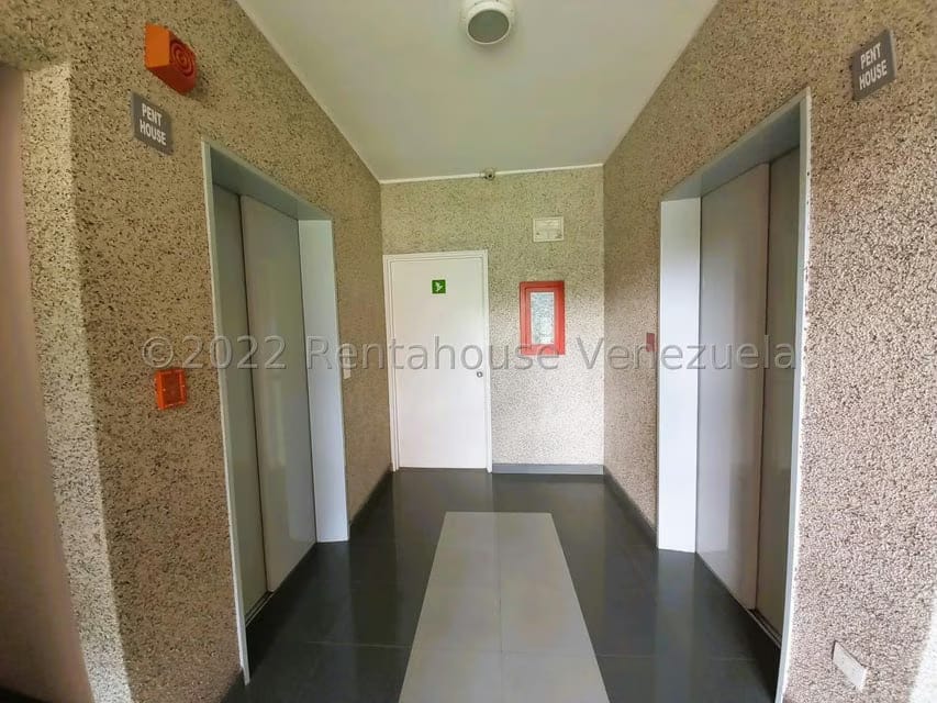 Apartamento (Penthouse) en Venta en Lomas del Sol, Distrito Metropolitano - 95