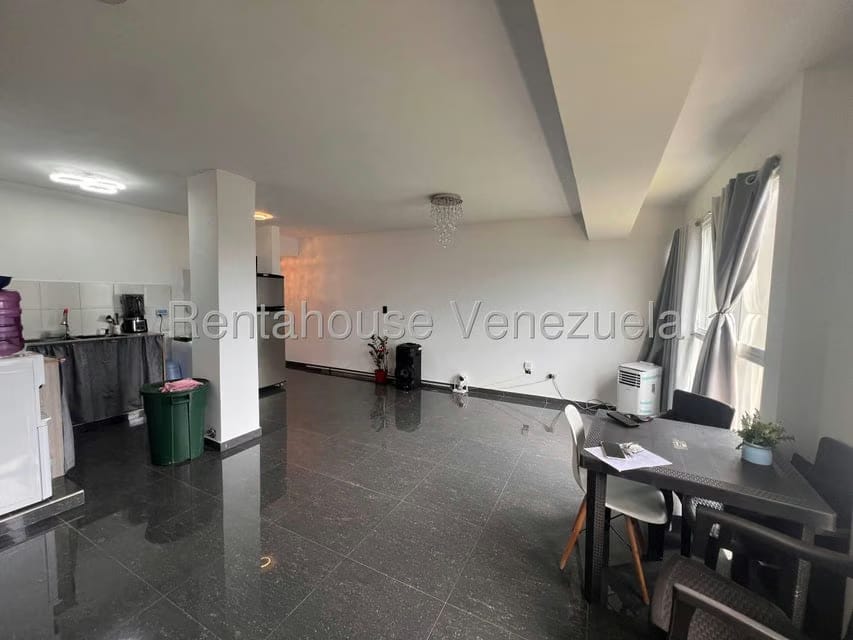 Apartamento (1 Nivel) en Venta en Miravila, Distrito Metropolitano - 4
