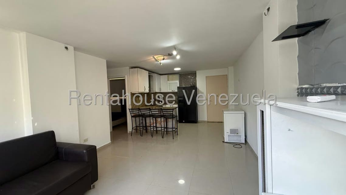Apartamento (1 Nivel) en Alquiler en Chuao, Distrito Metropolitano - 4