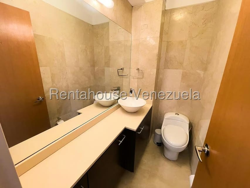 Apartamento (1 Nivel) en Venta en Los Chorros, Distrito Metropolitano - 12