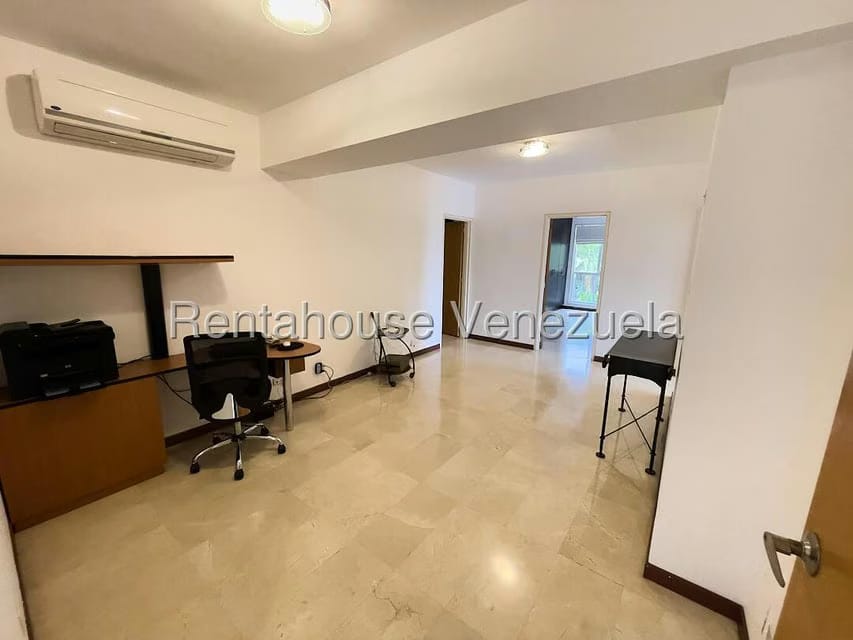 Apartamento (1 Nivel) en Venta en Los Chorros, Distrito Metropolitano - 13