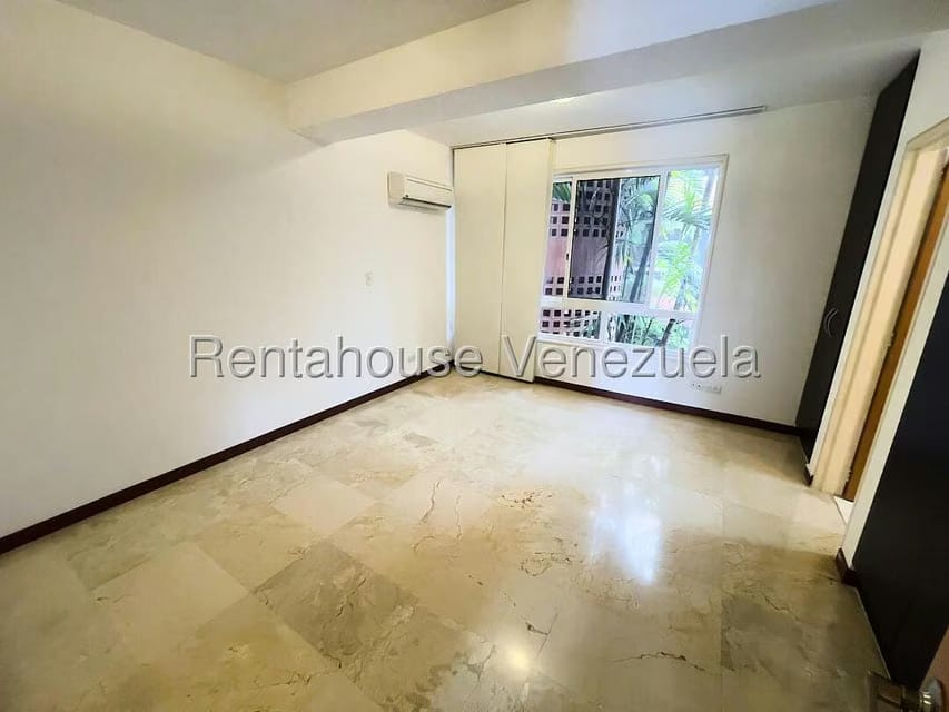 Apartamento (1 Nivel) en Venta en Los Chorros, Distrito Metropolitano - 23