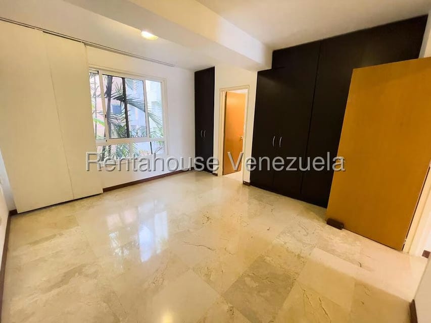 Apartamento (1 Nivel) en Venta en Los Chorros, Distrito Metropolitano - 24