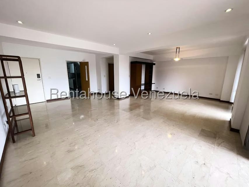 Apartamento (1 Nivel) en Venta en Los Chorros, Distrito Metropolitano - 6