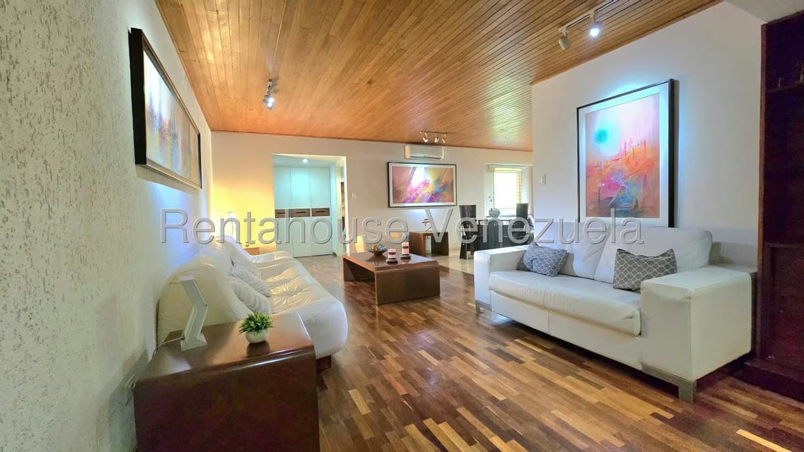 Apartamento (1 Nivel) en Alquiler en Campo Alegre, Distrito Metropolitano - 2