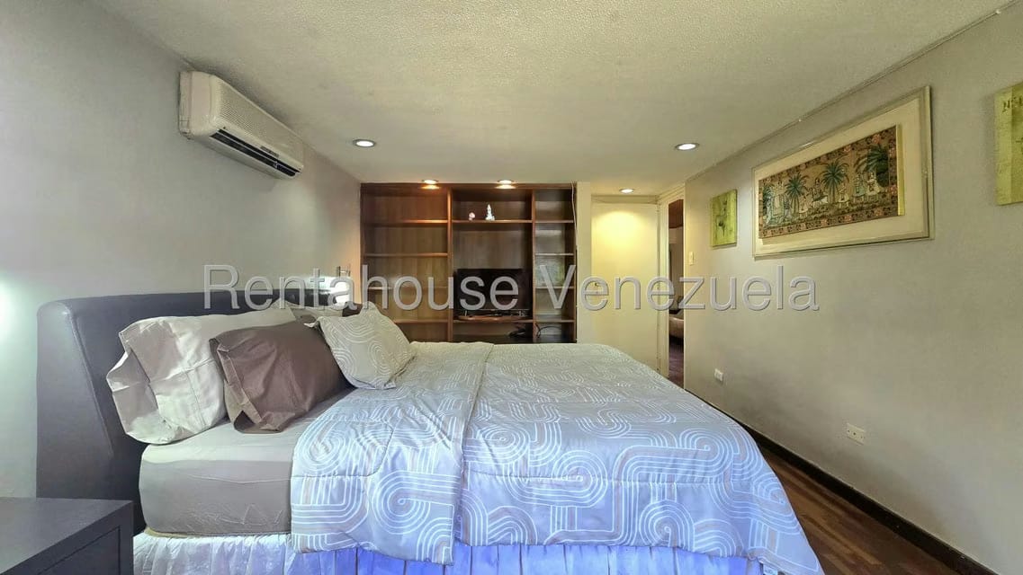 Apartamento (1 Nivel) en Alquiler en Campo Alegre, Distrito Metropolitano - 12