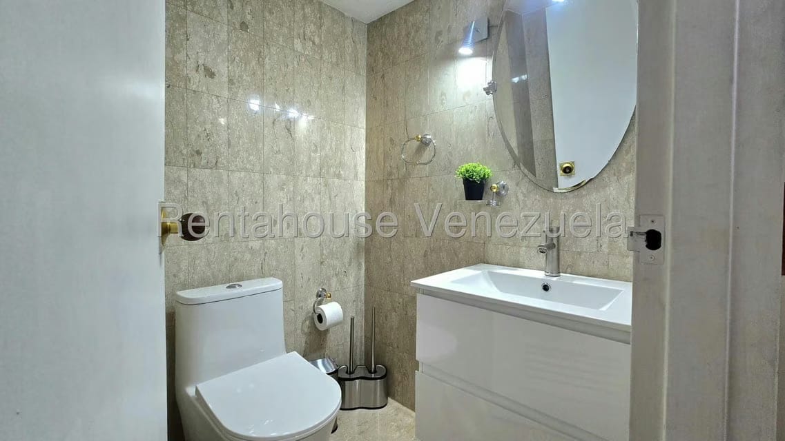 Apartamento (1 Nivel) en Alquiler en Campo Alegre, Distrito Metropolitano - 10