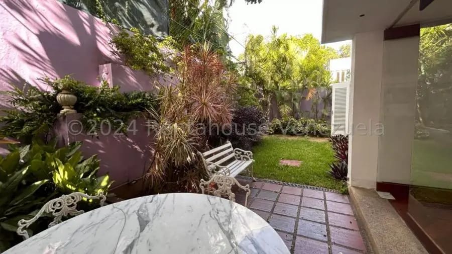Casa en Venta en El Bosque Caracas
